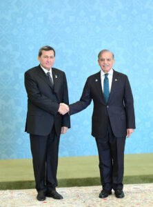 Prime Minister Muhammad Shehbaz Sharif receiving the Vice President of Turkmenistan H.E. Rasit Meredow at the venue of the 23rd SCO Council of Heads of Government