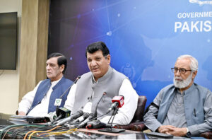 Federal Minister for Kashmir Affairs, Engineer Amir Muqam addressing a Press Conference along with APHC leadership on Kashmir Black Day at Media Center PID Zero Point