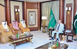 Minister for Investment of the Kingdom of Saudi Arabia Engineer Khalid bin Abdulaziz Al-Falih and Advisor at the Saudi Royal Court Mohammad Bin Mazyad Al-Tuwaijri called on Prime Minister Muhammad Shehbaz Sharif on the sidelines of the 8th Future Investment Initiative Conference