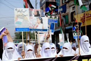 The Jamaat-e-Islami women wing carried out a solidarity rally on Hashtnagri GT Road, condemning the atrocities against innocent Palestinians. Hundreds joined in a collective call for solidarity with Palestine.