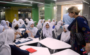 Senator Samina Mumtaz Zehri addressing students during the COP Simulation Programme, organized by the Ministry of Climate Change and Environmental Coordination at Habib University