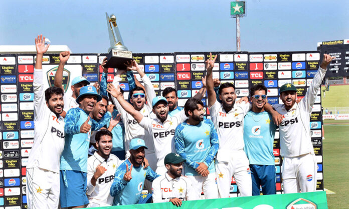 The Pakistan Cricket team celebrate to win the last match as well as the series by 1-2 against England Cricket team at Rawalpindi Cricket Stadium