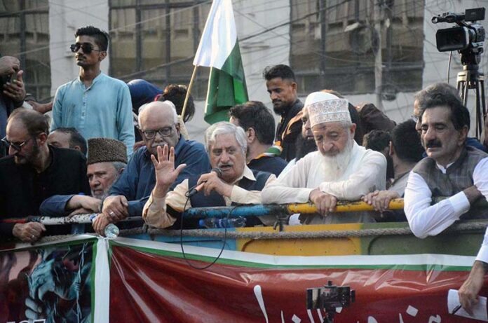 The former President and Prime Minister of Azad Jammu and Kashmir (AJK) Sardar Mohammed Yaqoob Khan addressing to the participants of All Parties Hurriyat Conference (APHC) protest rally held on the occasion of Kashmir Black Day