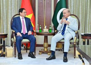 Prime Minister Muhammad Shehbaz Sharif meets Prime Minister Pham Minh Chinh of Vietnam on the sidelines of the 8th Future Investment Initiative (FII) Conference