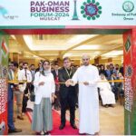 HH Sayyida Hujaija Bint Jaifar Al Said, International Ambassador for Social Responsibility, H.E. Faisal Bin Abdullah Al Rawas, Chairman of Oman Chambers of Commerce and Industry, Mr. Imran Ali, Ambassador of Pakistan to Oman cutting cake at the inauguration of First Pakistan Oman Business Forum