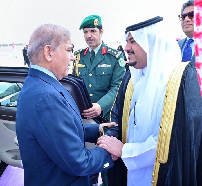 His Royal Highness, Prince Mohammed bin Abdulrehman bin Abdulaziz, Deputy Governor of Riyadh Province, welcoming Prime Minister Muhammad Shehbaz Sharif upon arrival at King Khalid International Airport