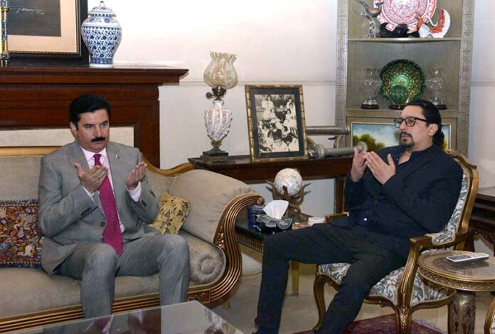 The Governor of KP, Faisal Karim Kundi is condoling the death of former Member of National Assembly Humair Hayat Khan Rokhri at the residence with family member Adil Abdullah Rokhri