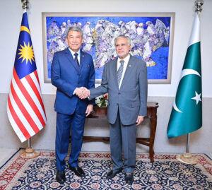 Deputy Prime Minister and Foreign Minister Senator Mohammad Ishaq Dar welcomes the Foreign Minister of Malaysia Dato Seri Utama Haji Mohamad Bin Haji Hasan, on his arrival at the Ministry of Foreign Affairs.
