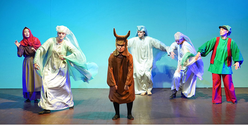 On the 29th day of the 38-day World Culture Festival Karachi 2024, Three Gifts of the North Wind (UK) were performed by the international artists of UK Theater for children organized by the Arts Council of Pakistan, Karachi