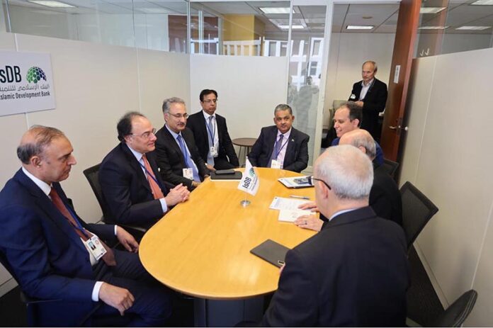 Federal Minister for Finance and Revenue Senator Muhammad Aurangzeb held a meeting with President Islamic Development Bank (IsDB) on the sidelines of WB/IMF annual meetings 2024