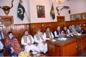 Governor Balochistan Sheikh Jaffar Khan Mandokhail along with Balochistan cabinet members addressing a press conference for Duki incident at Governor House.