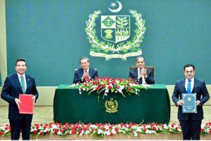 Prime Minister Muhammad Shehbaz Sharif and Chinese Premier, Li Qiang during MoU exchange ceremony.