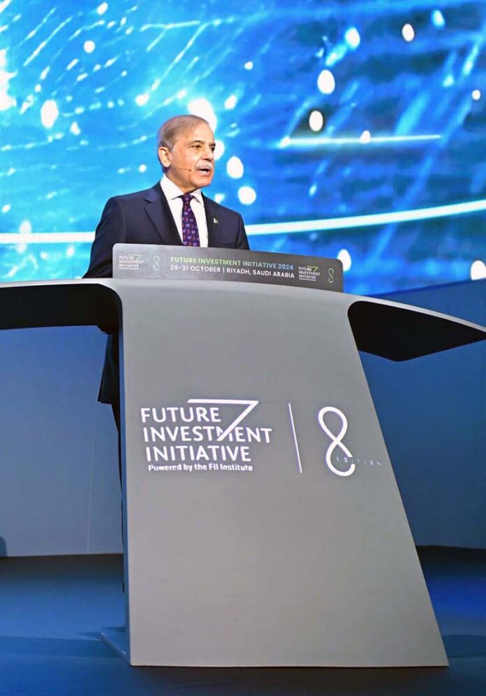 Prime Minister Muhammad Shehbaz Sharif delivering his keynote speech at the 8th meeting of Future Investment Initiative