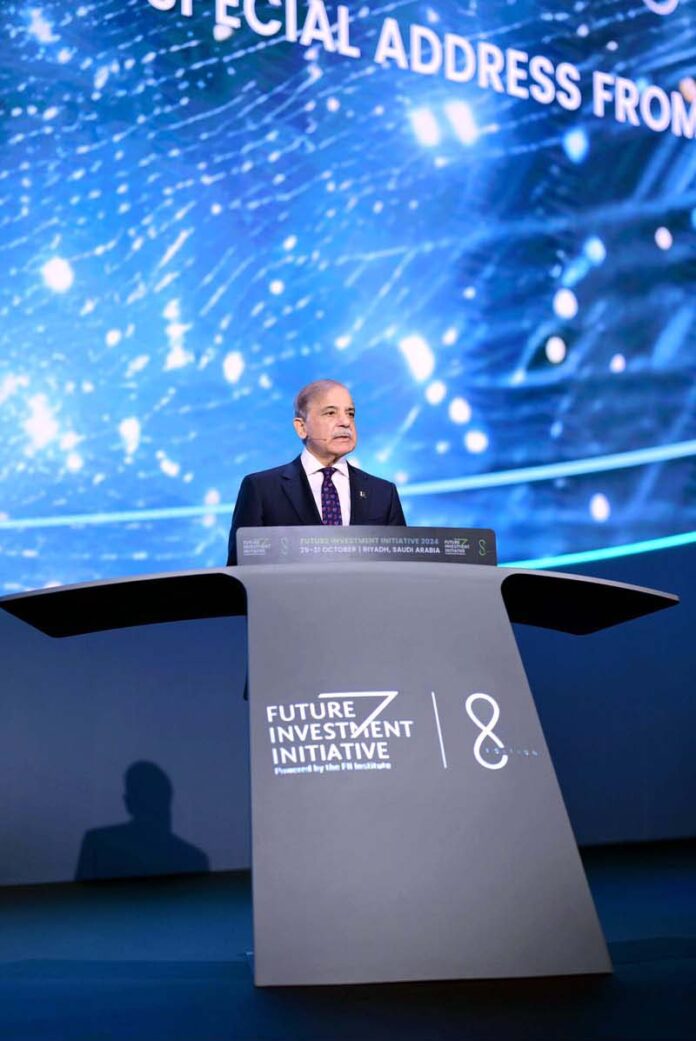 Prime Minister Muhammad Shehbaz Sharif delivering his keynote speech at the 8th meeting of Future Investment Initiative