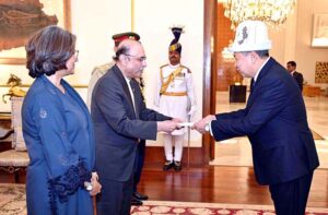 The Ambassador-designate of the Kyrgyz Republic, Mr Avazbek Atakhanov, presented his diplomatic credentials to President Asif Ali Zardari, at Aiwan-e-Sadr.