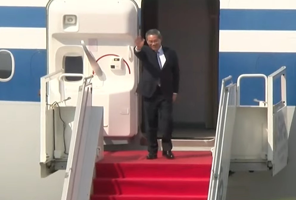Chinese Premier Li arrives to a red carpet welcome on a four-day bilateral visit