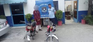 Two gangsters held, valuables and weapons recovered