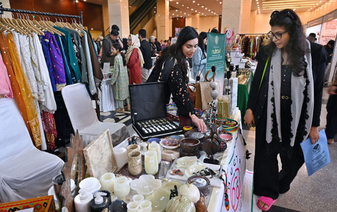 People visiting the stalls at Behbud Art and Craft Bazar 9-10 November at PAK CHINA Friendship center