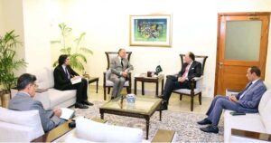 Ambassador Munir Akram, Permanent Representative of Pakistan to the United Nations, called on the Federal Minister for Finance and Revenue, Senator Muhammad Aurangzeb, at the Finance Division
