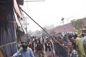 AC Shalamar Town Dr. Anam Fatima is supervising the anti-encroachment operation at Naulakha Chowk Empress Road
