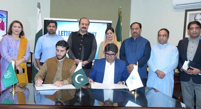 Chairman Prime Minister's Youth Programme Rana Mashhood Ahmed Khan witnessed the letter of intent singing ceremony between Prime Minister's Youth Programme and Social Innovation Academy