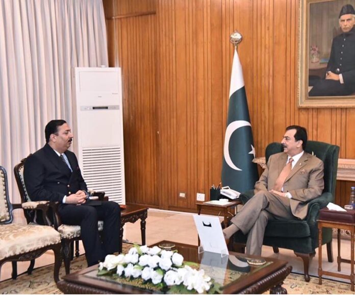 Chairman Overseas Foundation, Syed Qamar Raza, called on the Acting President Syed Yousuf Raza Gillani, at Aiwan-e-Sadr