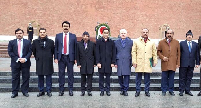 Speaker National Assembly along with delegation at near Wall of Kremlin Moscow after laying wreath at the tomb of Unknown Soldier