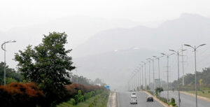 A thick blanket of smog envelops the federal capital, as Punjab province continues to be affected by heavy smog