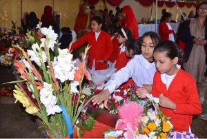 Students visiting stalls during Chrysanthemum, Marigold & Autumn Flowers Show-2024 arranged by the Institute of Horticulture Sciences, University of Agriculture Faisalabad (UAF).
