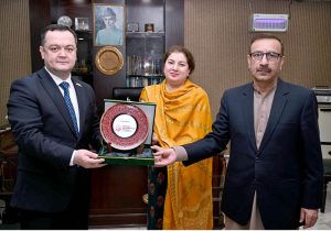 Managing Director Associated Press of Pakistan, Muhammad Asim Khichi presents souvenir to Ambassador of Uzbekistan in Pakistan, Alisher Tukhtayev during his visit to APP Headquarters