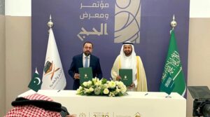 Federal Minister for Religious Affairs and Inter-Faith Harmony Chaudhary Salik Hussain signing annual Hajj Agreement 2025 with Saudi Minister for Hajj and Umrah Dr. Tawfiq bin Fawzan al-Rabiah.