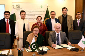 Coordinator to PM for Climate Change, Romina Khurshid Alam witnessing signing ceremony of Letter of Understanding (LoU) as Secretary MoCC, Aisha Humera Moriani and CEO of AKF in Pakistan Akhtar Iqbal are signing LoU.