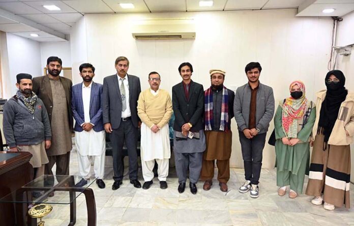 Managing Director APP, Muhammad Asim Khichi in a group photograph with students from the Department of Public Administration, Quaid-e-Azam University, during their visit to APP Headquarters
