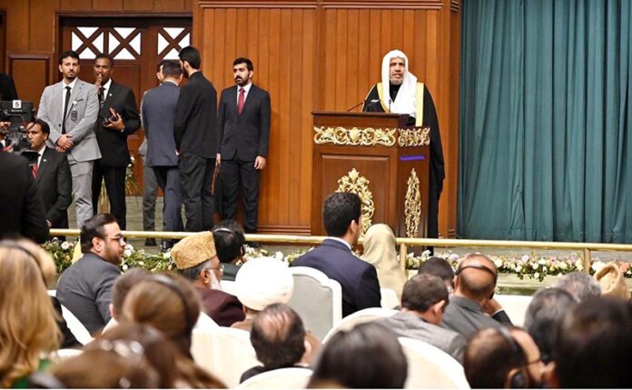 Secretary General of the Muslim World League, Sheikh Dr. Mohammed bin Abdulkarim al-Issa addresses the closing ceremony of the International Conference on Girls' Education at Jinnah Convention Centre