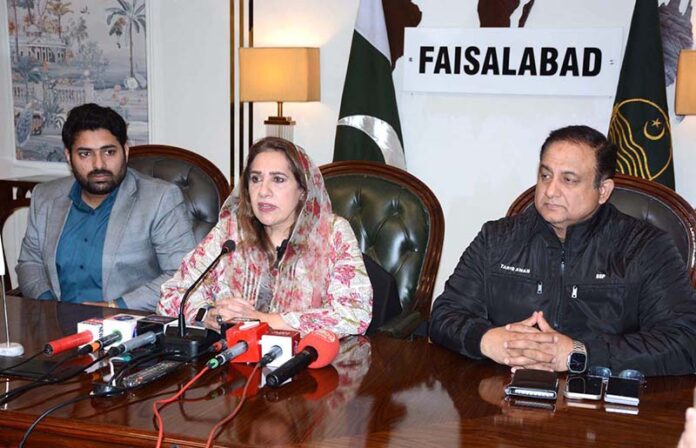 Chief Minister's Focal Person on Polio Uzma Kardar is addressing a Press Conference at DC Office