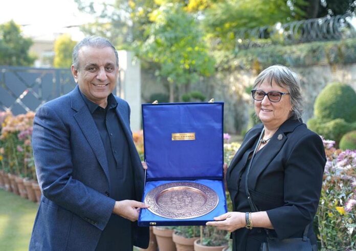 Chairperson Pegasus Airline & Hitit Ms. Nur Gokman called on Federal Minister for Board of Investment, Privatization & Communications Abdul Aleem Khan