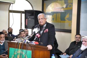 Federal Minister for Housing and Works Mian Riaz Hussain Pirzada addressing the book launching ceremony at Pakistan Academy of Letters