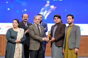 Prime Minister Muhammad Shehbaz Sharif presents Climate Champions Awards to the youth who have positively contributed towards the preservation of climate, at the CAYA conference.