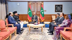 H.E. Vice Admiral (R) Faisal Rasul Lodhi, High Commissioner of the Islamic Republic of Pakistan to the Republic of Maldives meeting with to President of Maldives, His Excellency Dr. Mohamed Muizzu