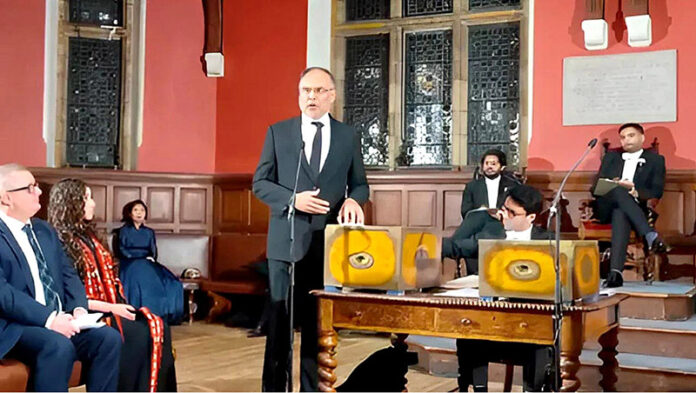 Federal Minister for Planning, Development, and Special Initiatives Ahsan Iqbal, triumphs in the Oxford Union debate, securing a historic victory with 180 votes against 145 on the proposition 'This House Believes That Liberal Democracies Have Failed the Global