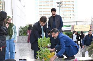 Consul General, Hussain Muhammad addresses an event arranged by Extreme Hangout Dubai in collaboration with Earth Warriors and the Pakistan Youth Forum to highlight the importance of climate action and promote sustainable solutions