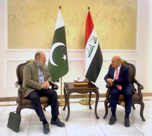 Federal Minister for Commerce, H.E. Mr. Jam Kamal, and Iraqi Minister for Housing and Construction, H.E. Mr. Bangen Rekani, engage in discussions upon the former’s arrival at Baghdad International Airport.