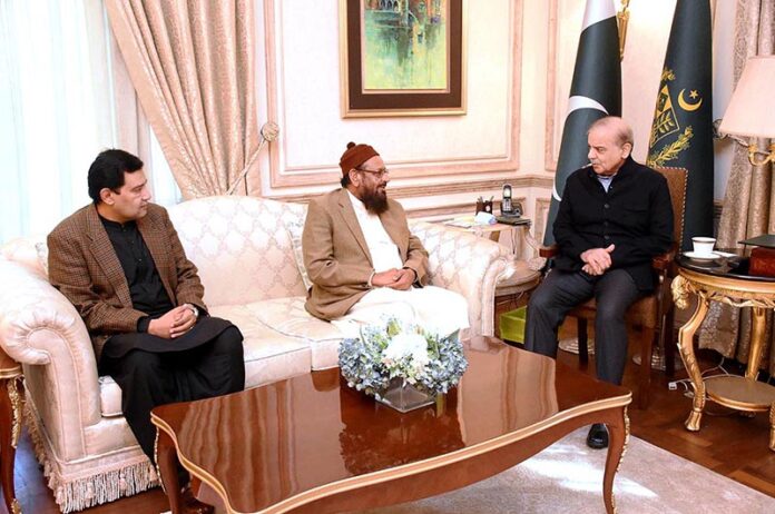 Member of the National Assembly Abdul Ghaffar Watto and Member of the Provincial Assembly of the Punjab Fida Hussain call on Prime Minister Muhammad Shehbaz Sharif