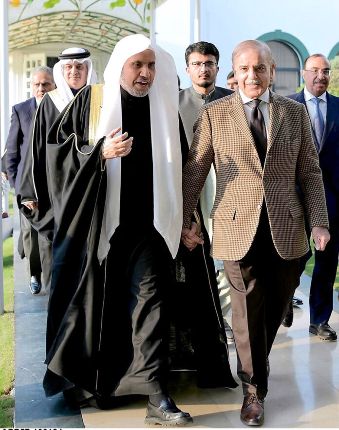 Secretary General Muslim World League Sheikh Dr. Mohammed bin AbdulKarim Al-Issa calls on Prime Minister Muhammad Shehbaz Sharif