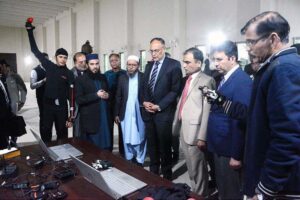 Federal Minister for Planning, Development and Special Initiatives Ahsan Iqbal unveiling the plaque to inaugurate High Performance Research Center at NED University