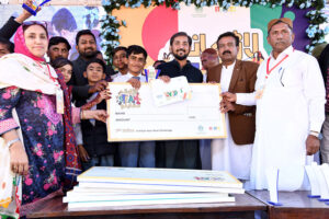 Director Schools Education (E.S&H.S) Larkana Region Syed Safdar Ali Shah along with District Education Officer (ES&HS) Gul Bahar Magsi giving away prizes to the students of Government Boys Karma Bagh High School who secured first position in the STEM Competition 2025 at Govt. Pilot Higher Secondary School