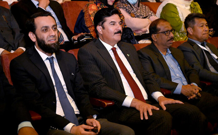 Federal Minister for Information and Broadcasting, Atta Tarar and Governor Khyber-Pakhtunkhwa, Faisal Karim Kundi attend the Musical Session during Dinner in honor to the CAYA delegates 2025 organized by Pakistan National Council of Arts