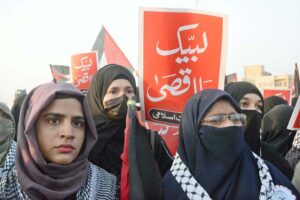 A large number of Participants, including women and children, to express solidarity and raise slogans in support of Palestinians during the Gaza Million March at Sea View