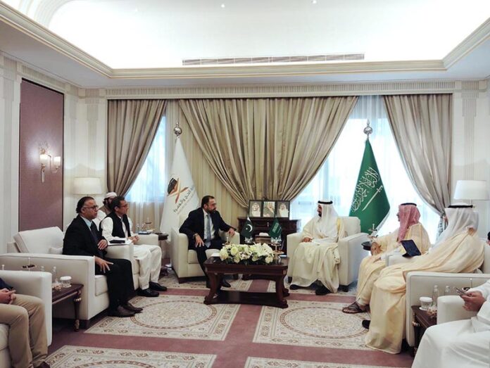 Federal Minister for Religious Affairs and Inter-Faith Harmony Chaudhary Salik Hussain met with Saudi Minister for Hajj and Umrah Dr. Tawfiq bin Fawzan al-Rabi'ah