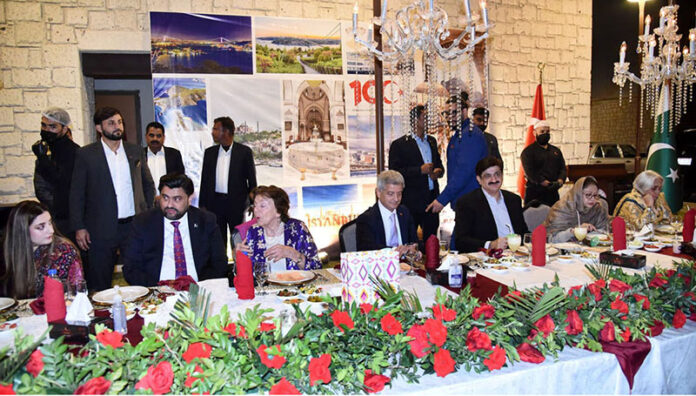 Turkish Consulate hosted a dinner in honor of the Novelist and descendant of Ottamon Sultan Mourad V. Sindh Governor Kamran Tessori, Chief Minister Syed Murad Ali Shah and CG of Turkiye are also seen in the picture